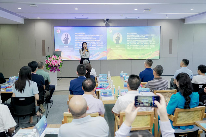 億天凈化總經(jīng)理夏群艷應(yīng)邀出席2024第三屆深圳市市場局潔凈行業(yè)標(biāo)準(zhǔn)宣貫培訓(xùn)會(huì)議