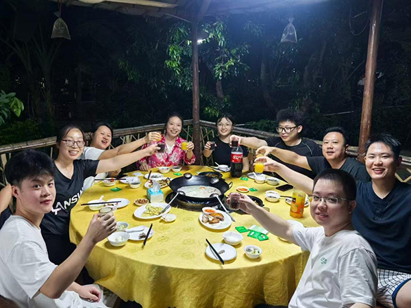 登山團建丨攜手共進&nbsp; 勇攀高峰