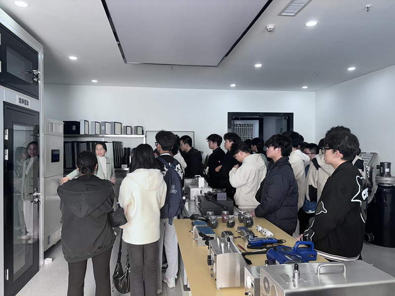 校企聯(lián)動(dòng) 雙向奔赴 丨熱烈歡迎深圳職業(yè)技術(shù)大學(xué)師生到訪(fǎng)億天凈化進(jìn)行學(xué)習(xí)交流